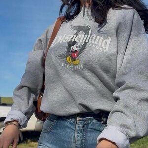 VTG Disneyland Resort Crewneck Sweatshirt Medium Gray Long Sleeve Mickey Y2K